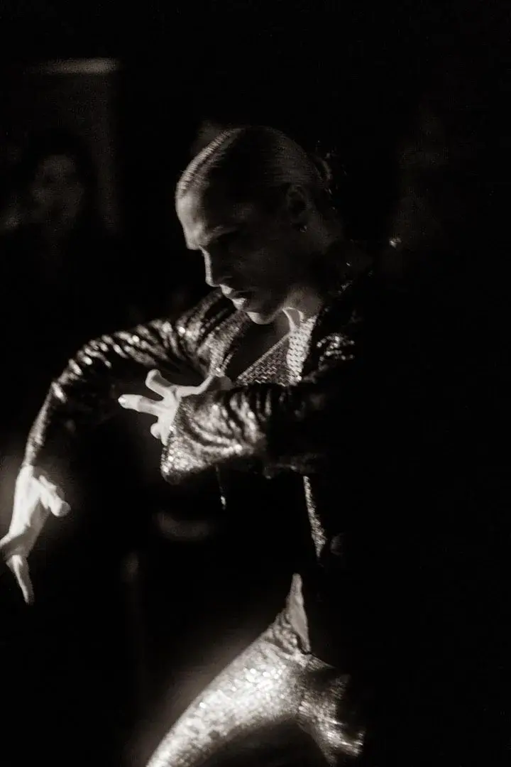 An intimate encounter between art and performer