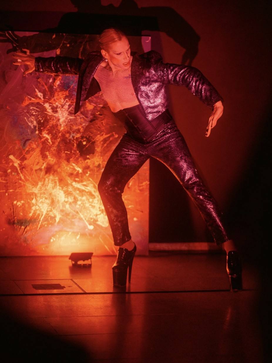 Fire performance at the peak of the night